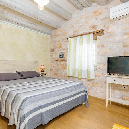 Awesome Apartment In Žminj エクステリア 写真